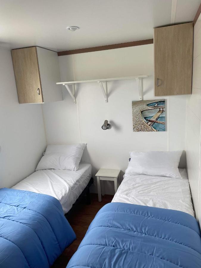 Mobil-Home 4/6 Personnes , Terrasse Couverte ,Piscine Chauffee . Biville-sur-Mer Exterior foto